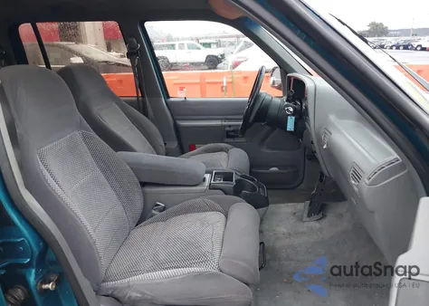 1994 Ford Explorer from USA, damaged, VIN 1FMDU34X8RUB85544